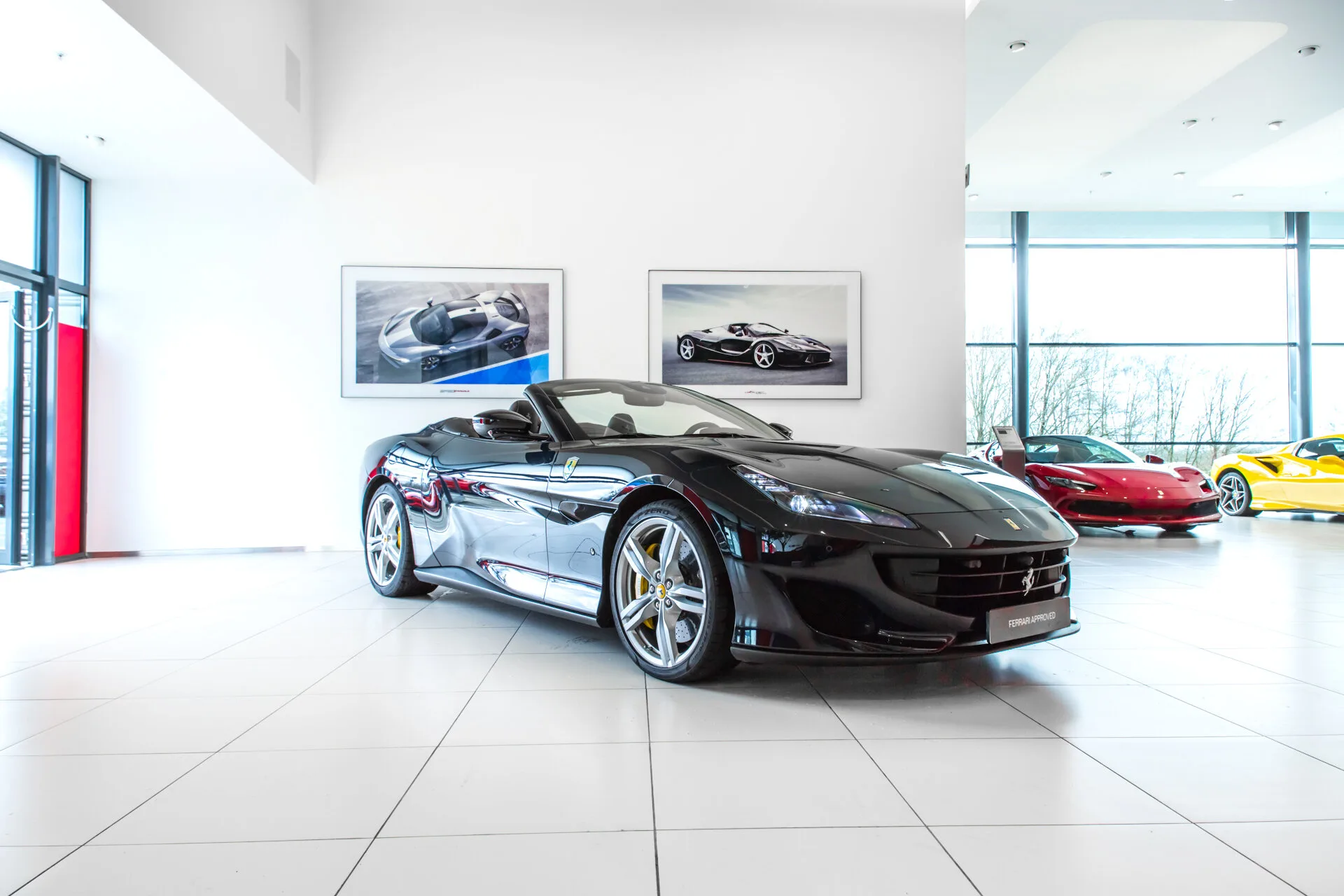 2020 Ferrari Portofino angeboten von einem Fachhändler in Hengelo, Niederlande, Hauptfoto