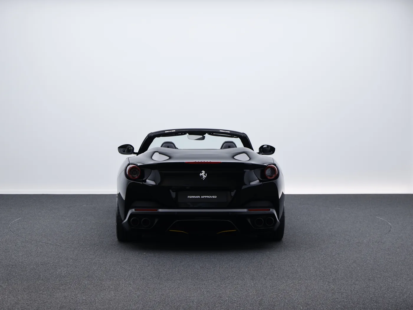 2020 Ferrari Portofino angeboten von einem Fachhändler in Frankfurt am Main, Deutschland, Foto 4 von 15