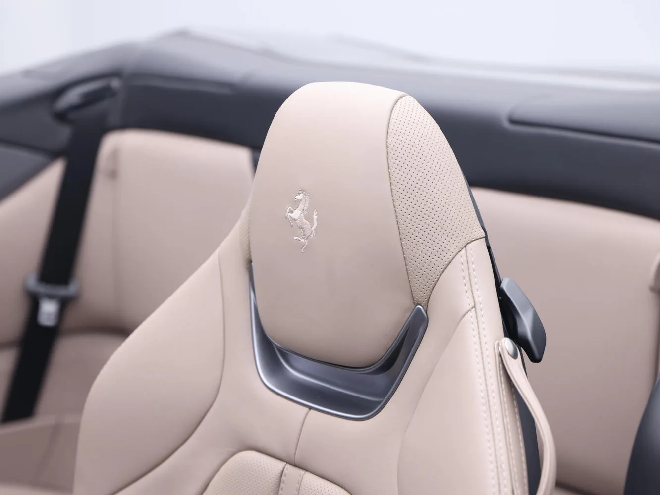 2020 Ferrari Portofino, 24/26