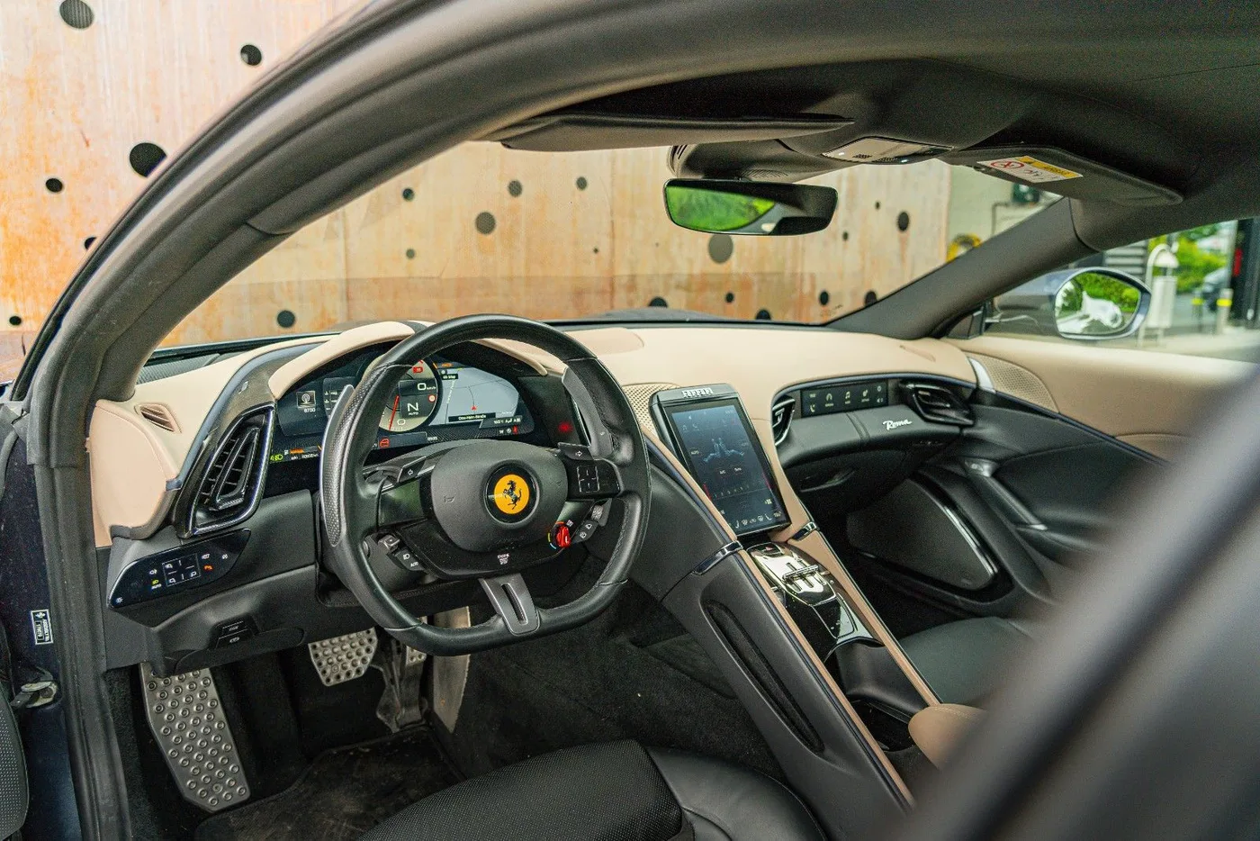 2020 Ferrari Roma angeboten von einem Supersportwagenhändler in Gronau, Deutschland, Foto 16 von 25