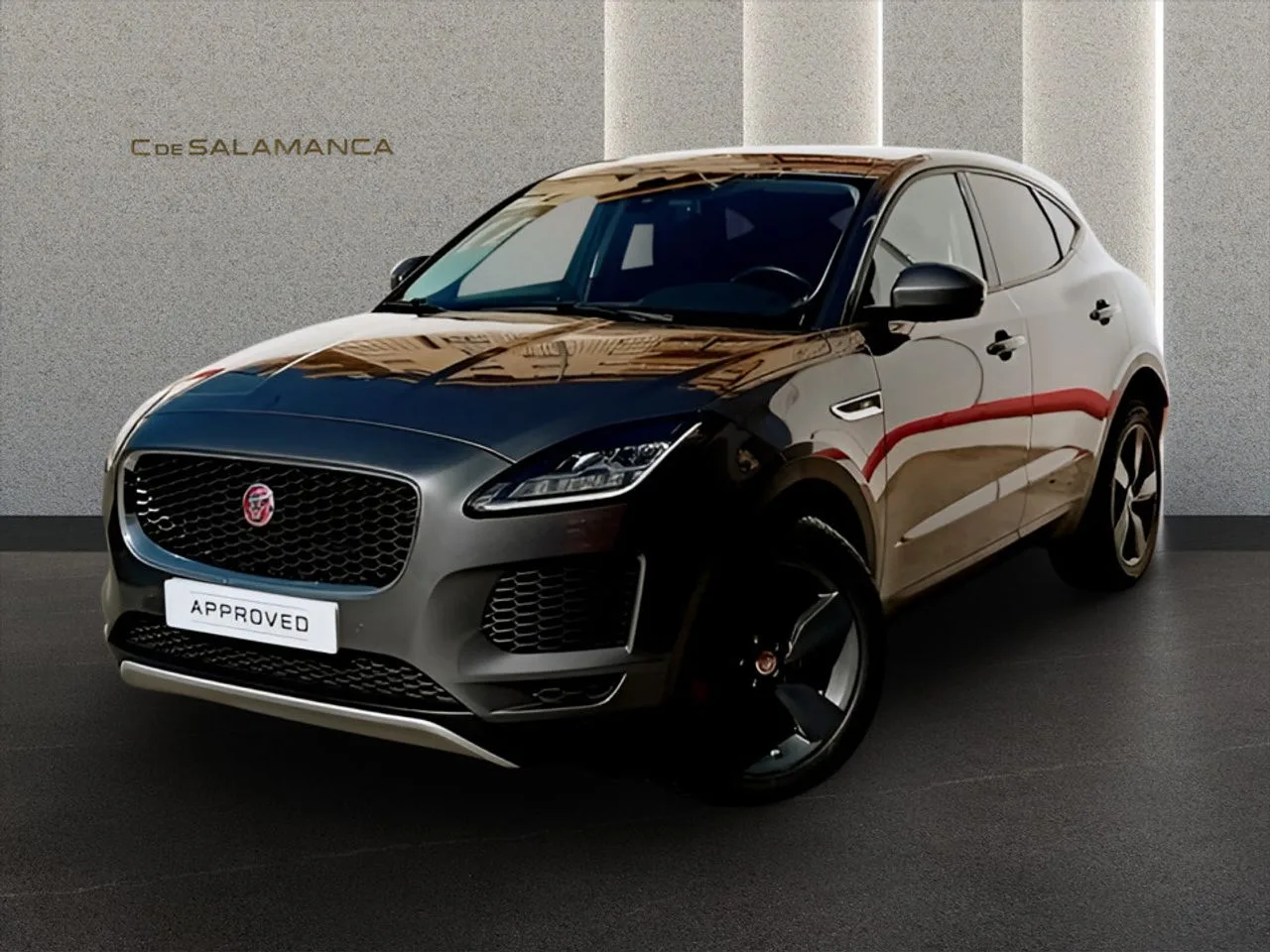 2020 Jaguar E-Pace proposée par un concessionnaire spécialisé à Marbella, photo principale