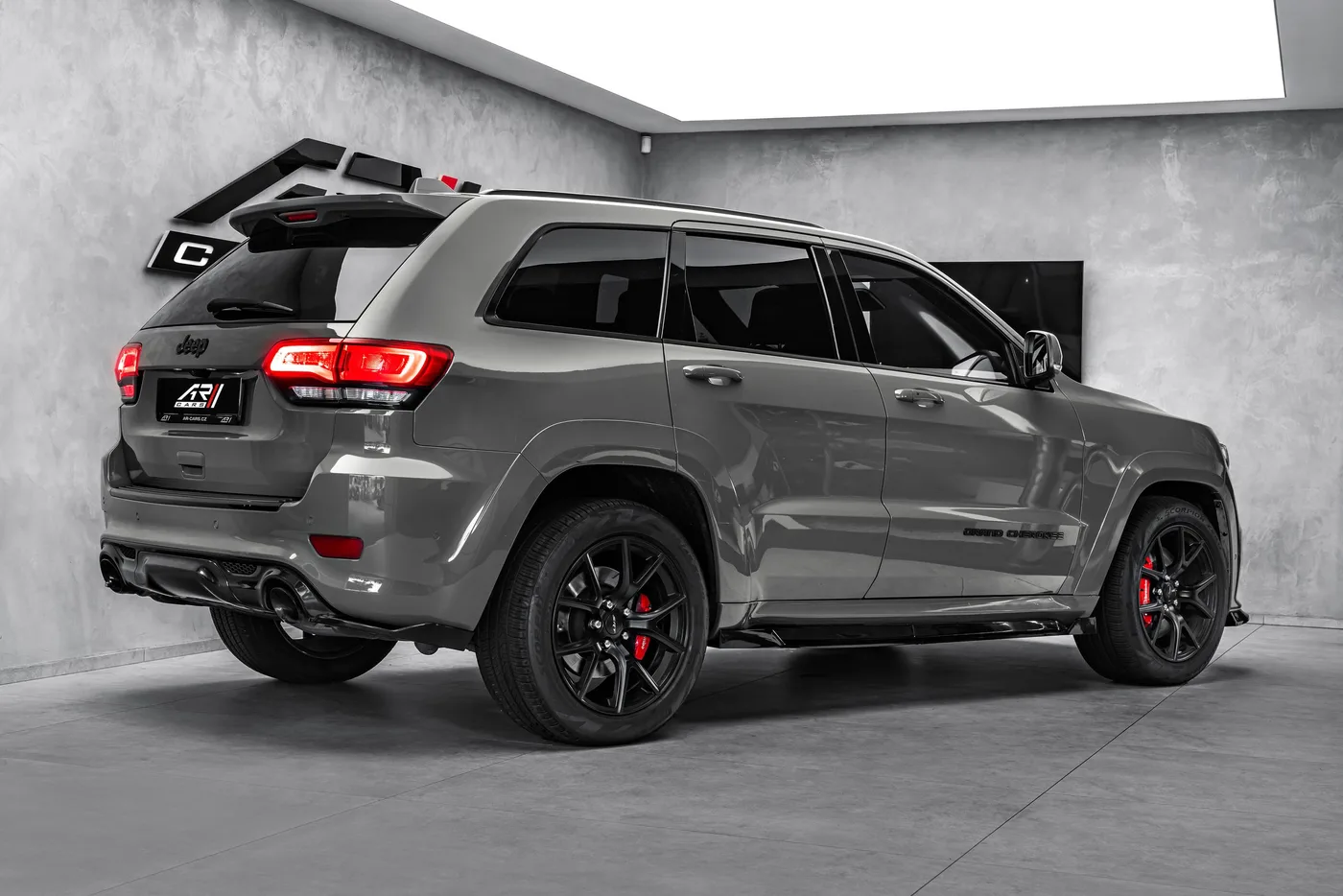 2020 Jeep Grand Cherokee SRT angeboten von einem Fachhändler in Ostrava, Tschechien, Foto 5 von 22