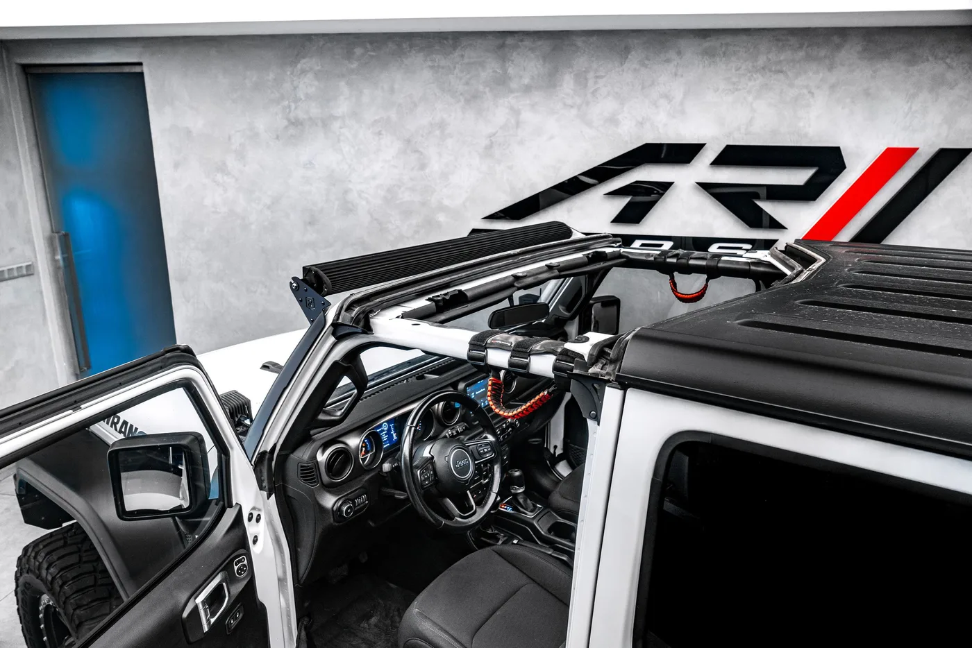 2020 Jeep Wrangler 3.6 V6 offered by a specialist dealer in Ostrava, Czechia, photo 10 of 15