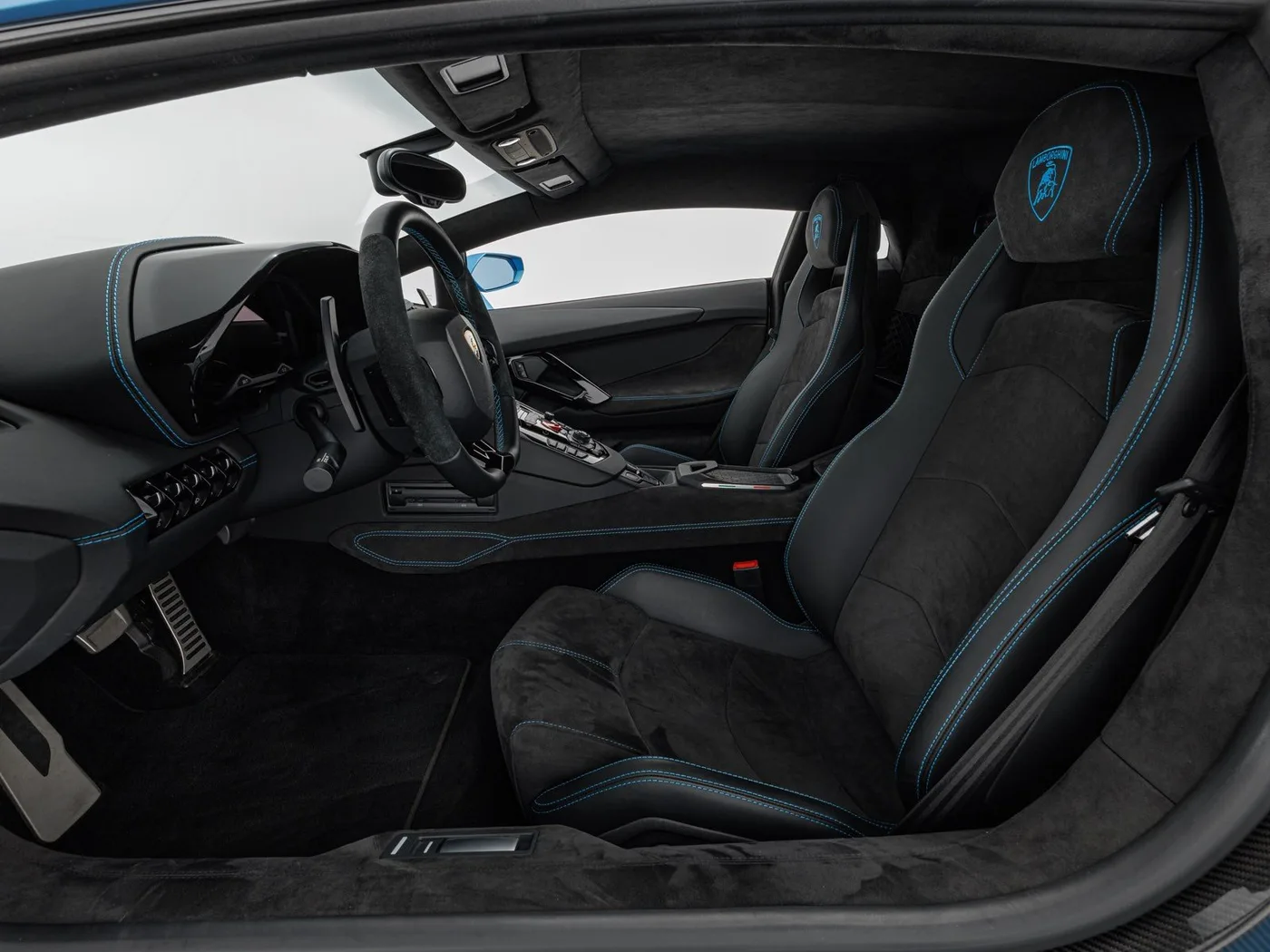 2020 Lamborghini Aventador S angeboten von einem Fachhändler in Böblingen, Deutschland, Foto 5 von 15