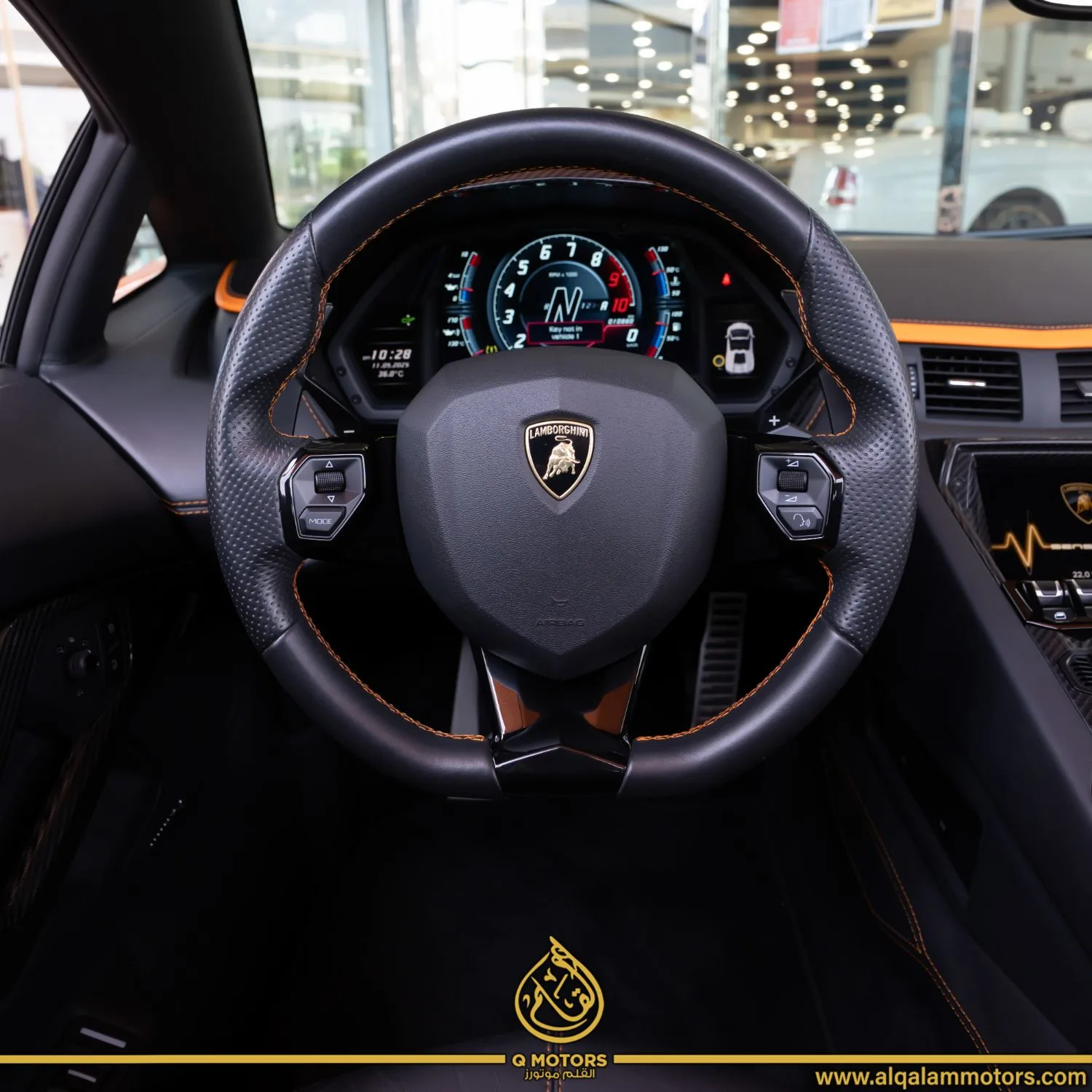 2020 Lamborghini Aventador S Roadster proposée par un concessionnaire spécialisé à Dubai, Émirats arabes unis, photo 2 sur 21