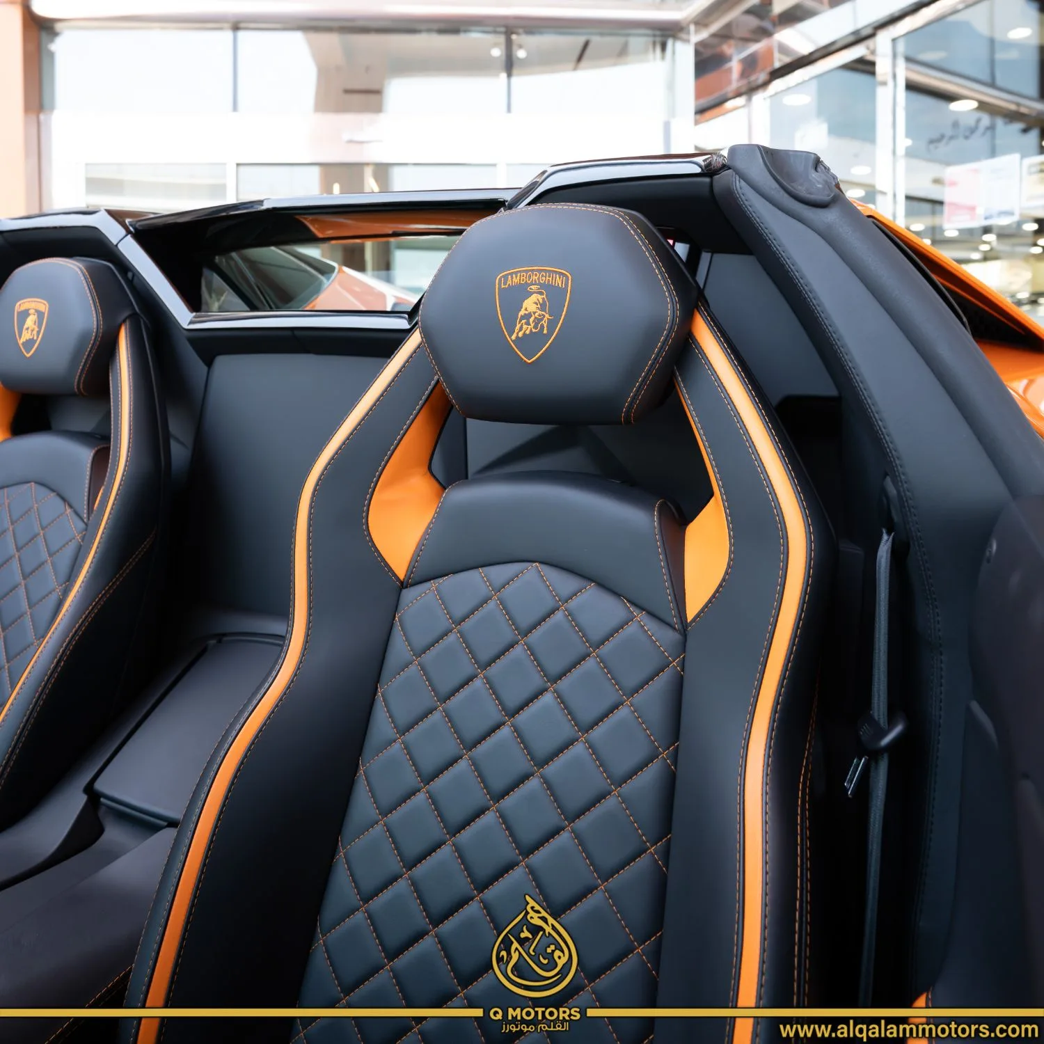 2020 Lamborghini Aventador S Roadster proposée par un concessionnaire spécialisé à Dubai, Émirats arabes unis, photo 5 sur 21