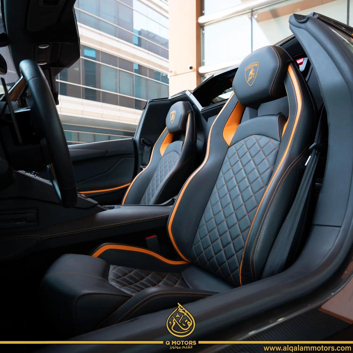 2020 Lamborghini Aventador S Roadster proposée par un concessionnaire spécialisé à Dubai, Émirats arabes unis, photo 6 sur 21