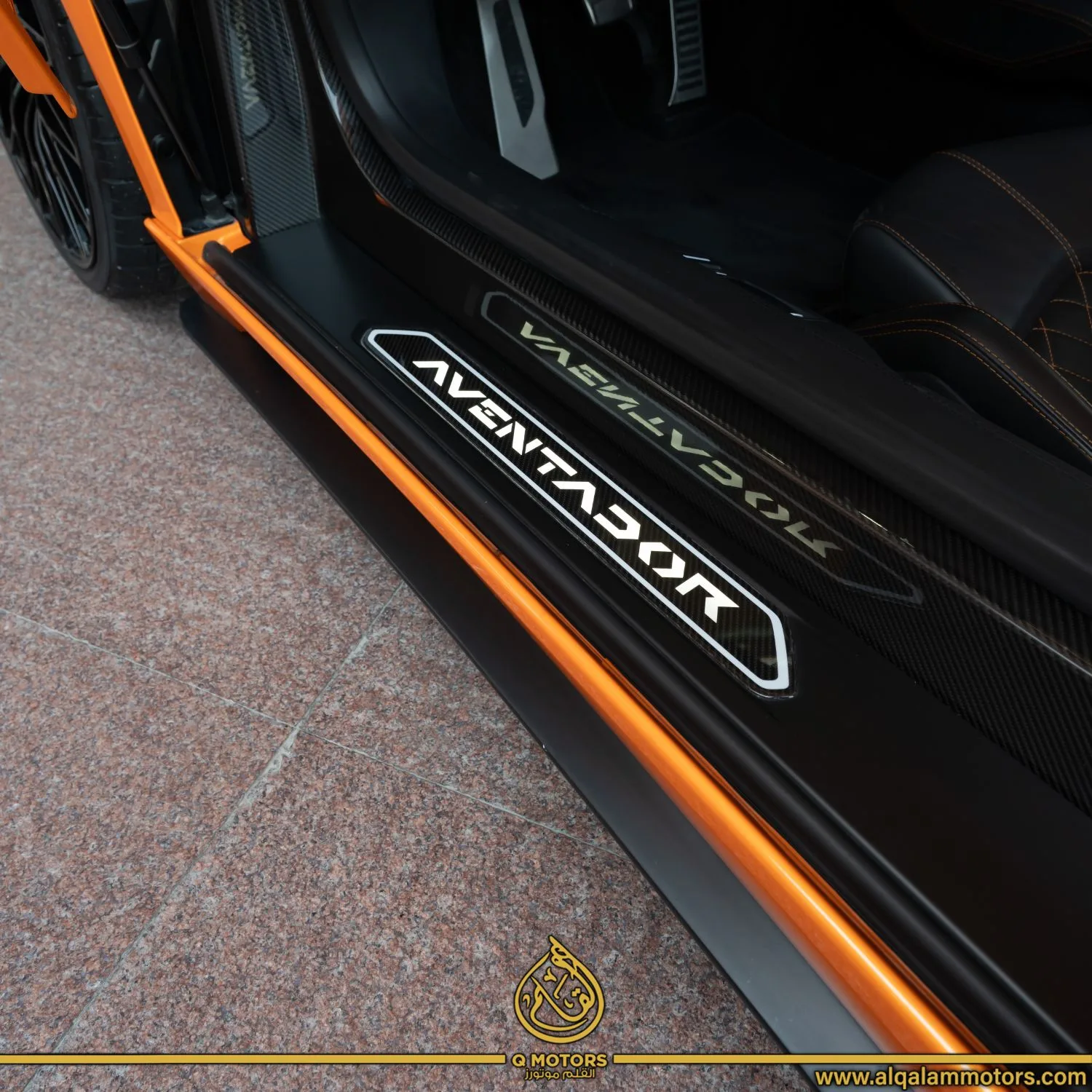 2020 Lamborghini Aventador S Roadster proposée par un concessionnaire spécialisé à Dubai, Émirats arabes unis, photo 11 sur 21