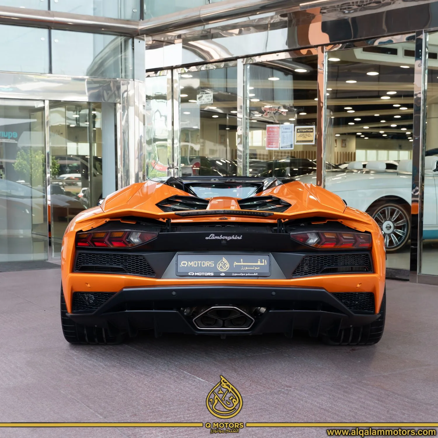 2020 Lamborghini Aventador S Roadster proposée par un concessionnaire spécialisé à Dubai, Émirats arabes unis, photo 21 sur 21