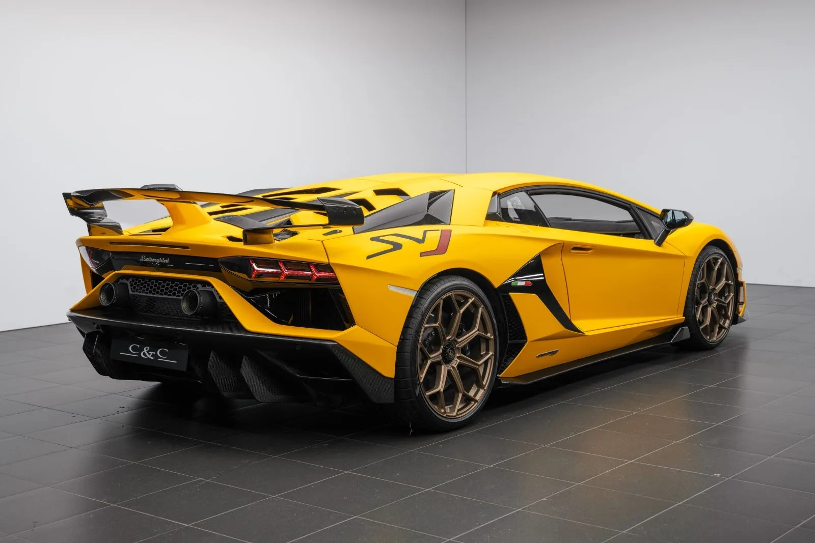 2020 Lamborghini Aventador SVJ, 3/30