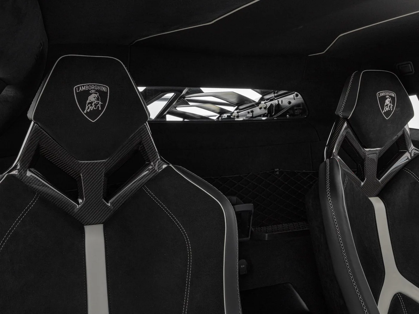 2020 Lamborghini Aventador SVJ proposée par un concessionnaire spécialisé à Böblingen, Allemagne, photo 12 sur 15