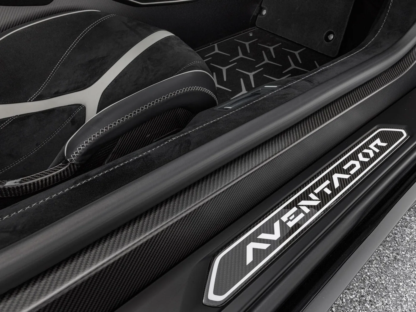 2020 Lamborghini Aventador SVJ proposée par un concessionnaire spécialisé à Böblingen, Allemagne, photo 14 sur 15