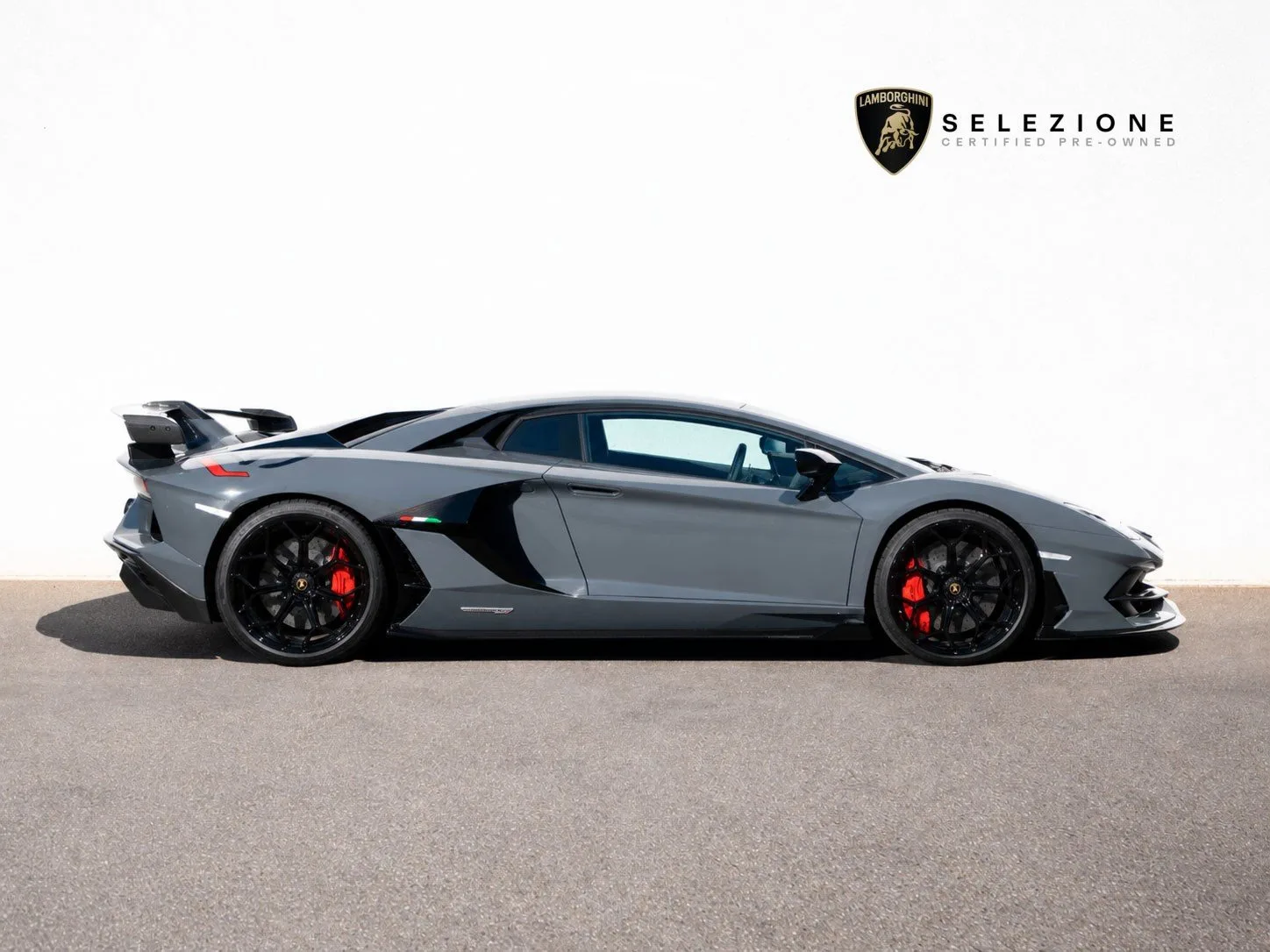 2020 Lamborghini Aventador SVJ, 2/30