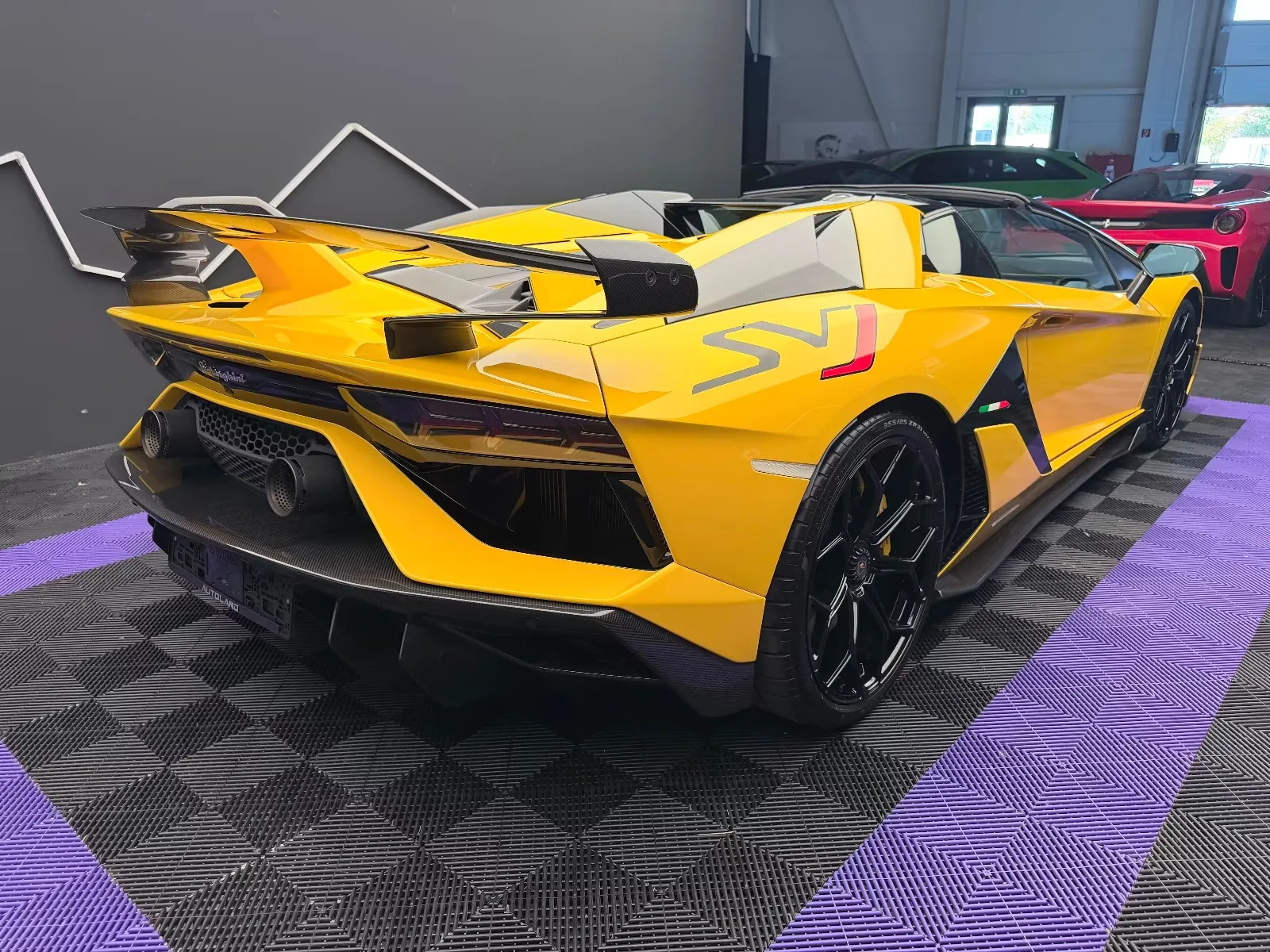 2020 Lamborghini Aventador SVJ Roadster, 5/22