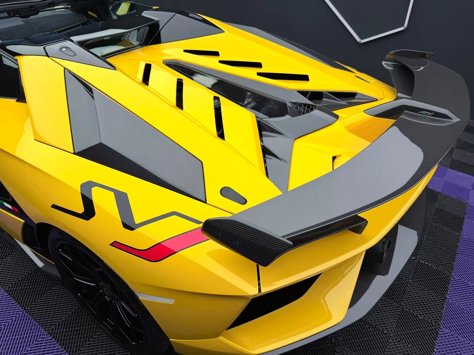 2020 Lamborghini Aventador SVJ Roadster, 6/22
