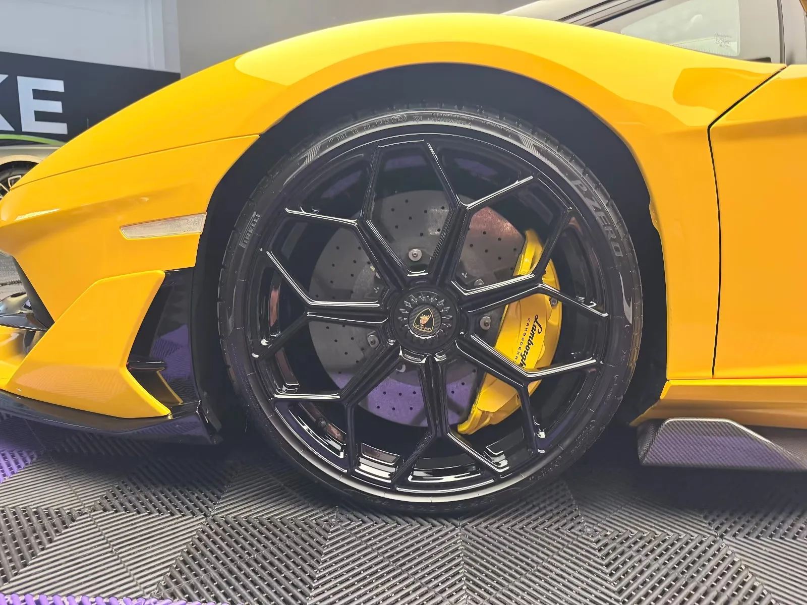 2020 Lamborghini Aventador SVJ Roadster, 8/22