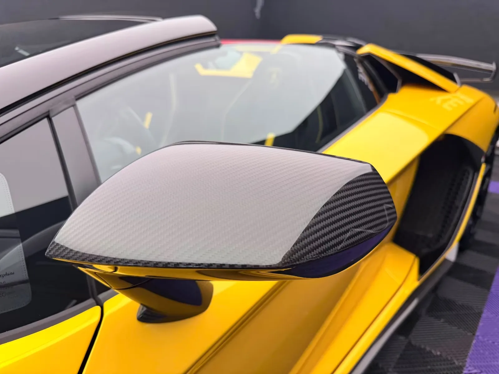 2020 Lamborghini Aventador SVJ Roadster, 9/22