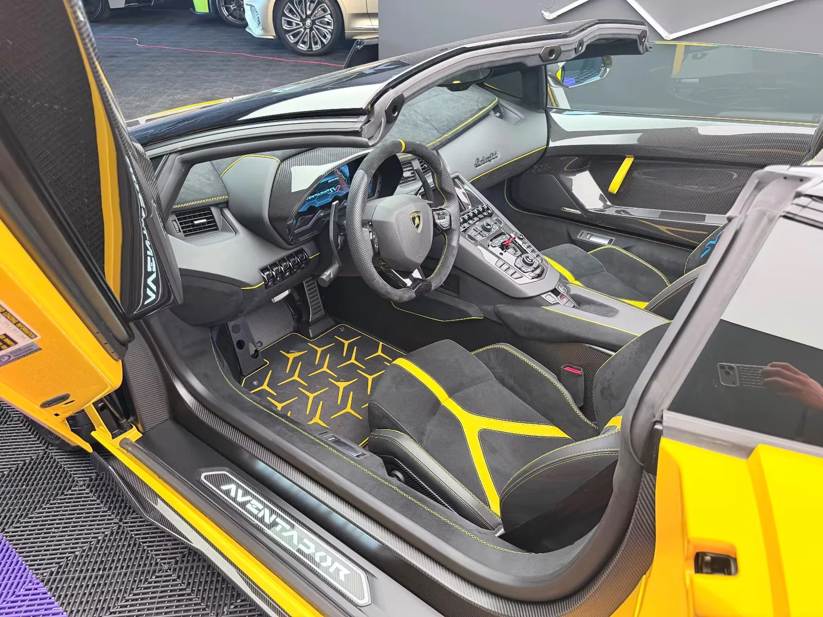 2020 Lamborghini Aventador SVJ Roadster, 10/22
