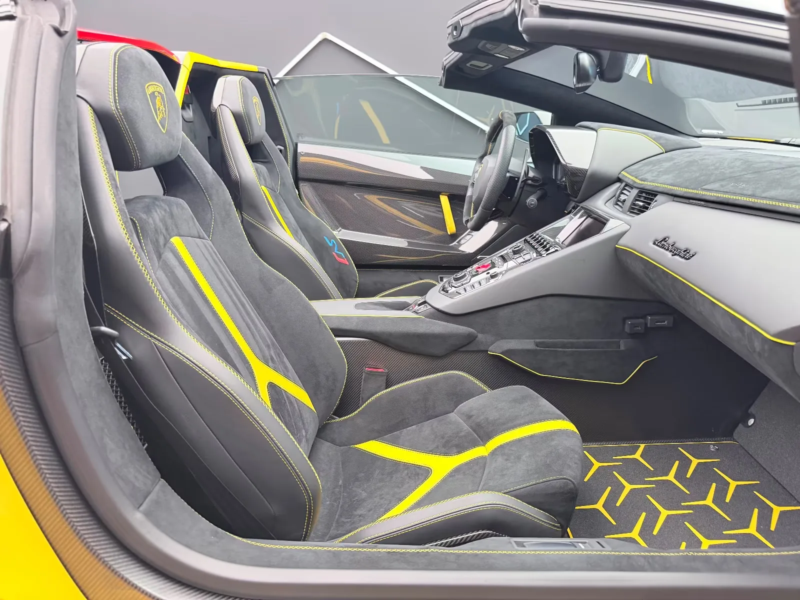 2020 Lamborghini Aventador SVJ Roadster, 14/22