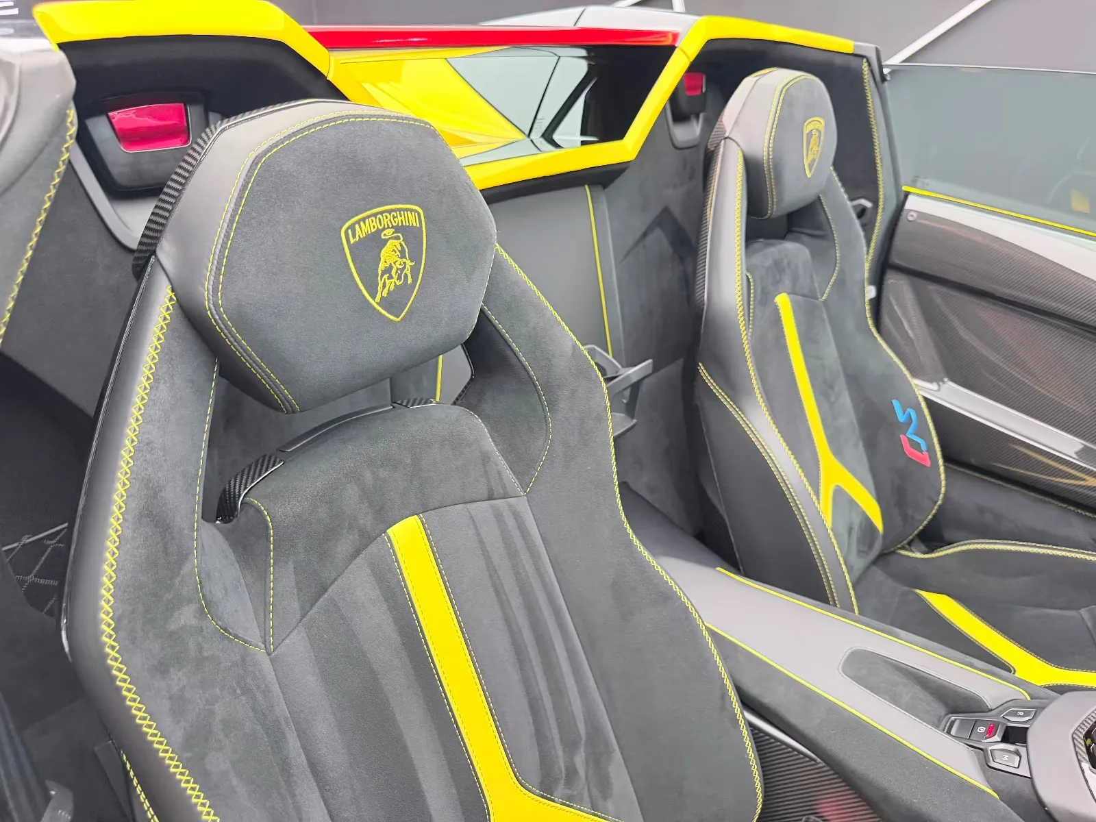 2020 Lamborghini Aventador SVJ Roadster, 15/22