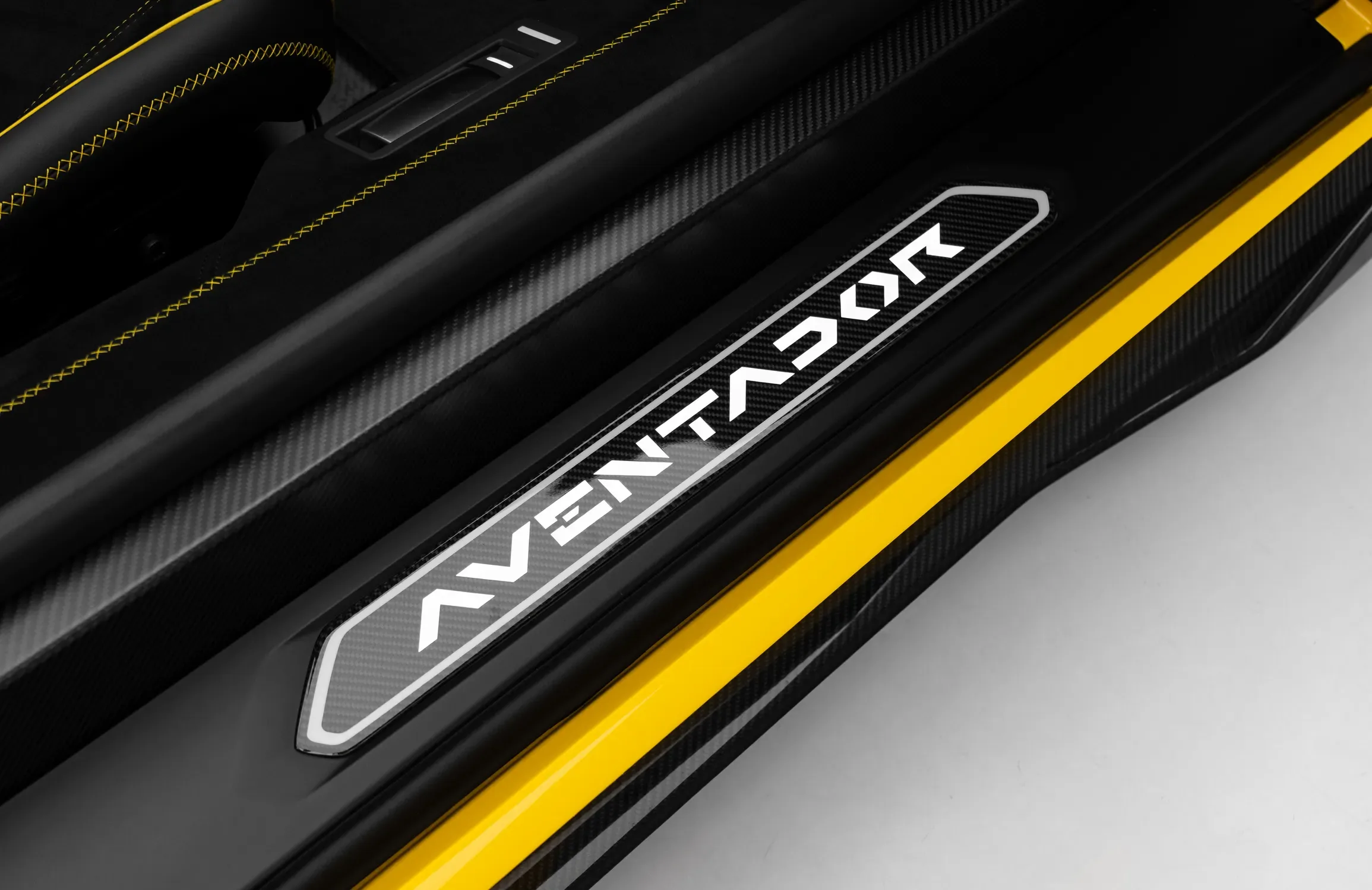 2020 Lamborghini Aventador SVJ Roadster, 19/30