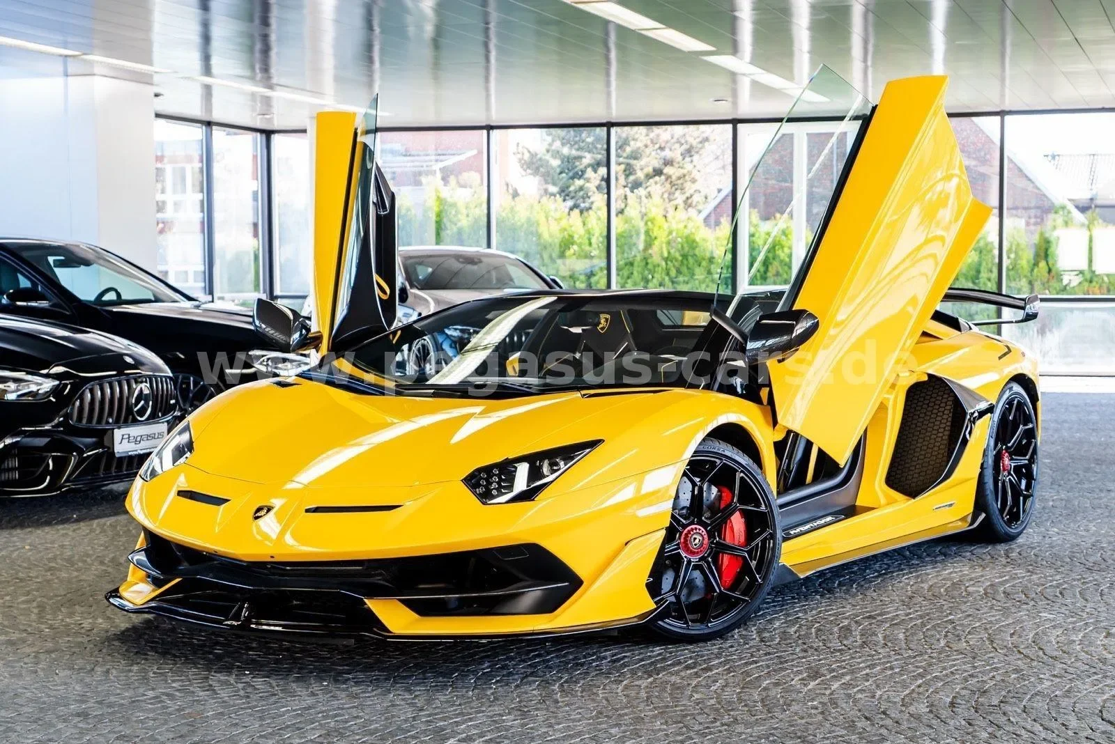 2020 Lamborghini Aventador SVJ Roadster angeboten von einem Fachhändler in Mönchengladbach, Deutschland, Hauptfoto