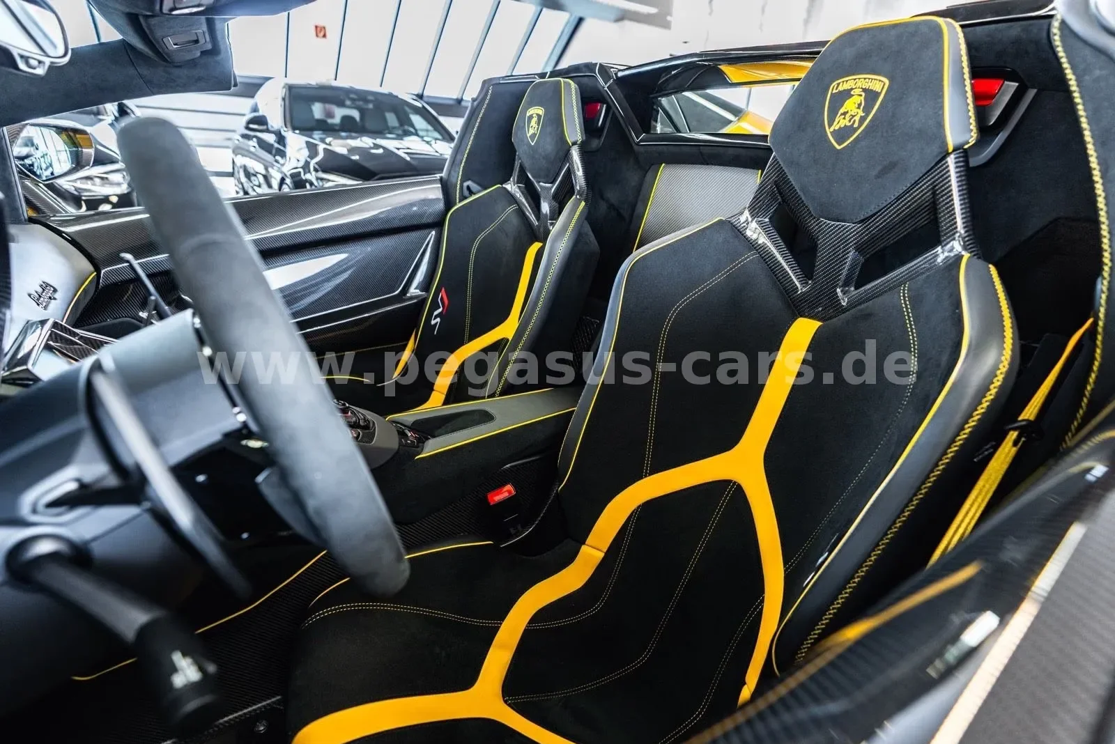 2020 Lamborghini Aventador SVJ Roadster, 2/30