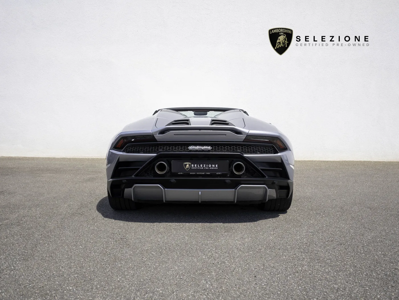 2020 Lamborghini Huracán EVO RWD Spyder offered by a specialist dealer in Singen, Germany, photo 4 of 15
