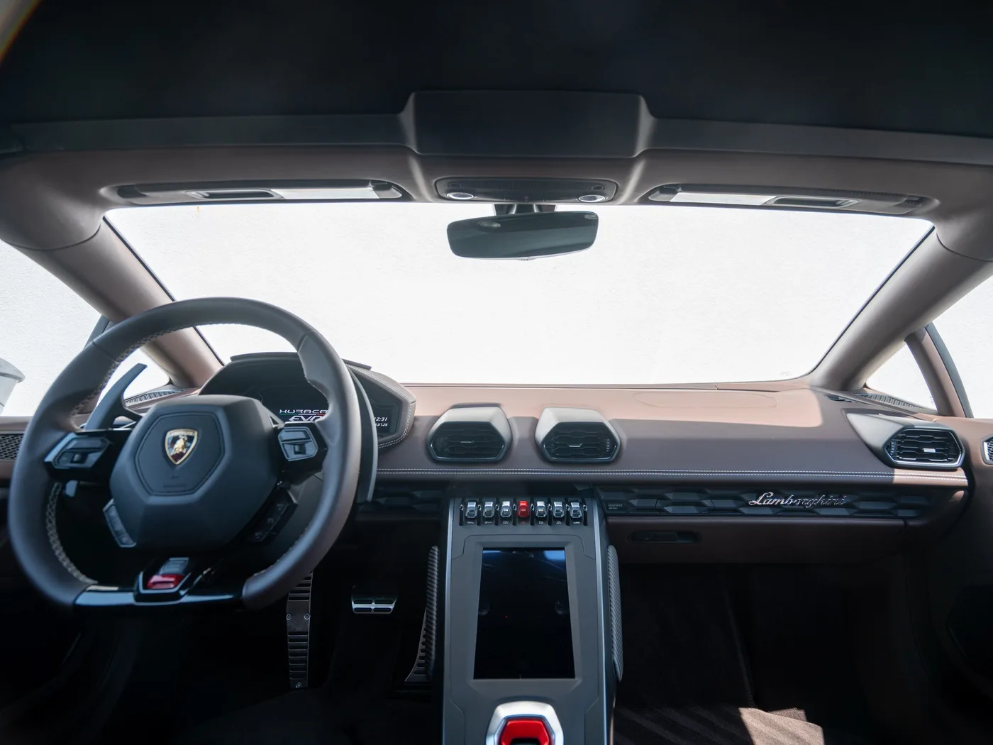 2020 Lamborghini Huracán EVO RWD Spyder offered by a specialist dealer in Singen, Germany, photo 10 of 15