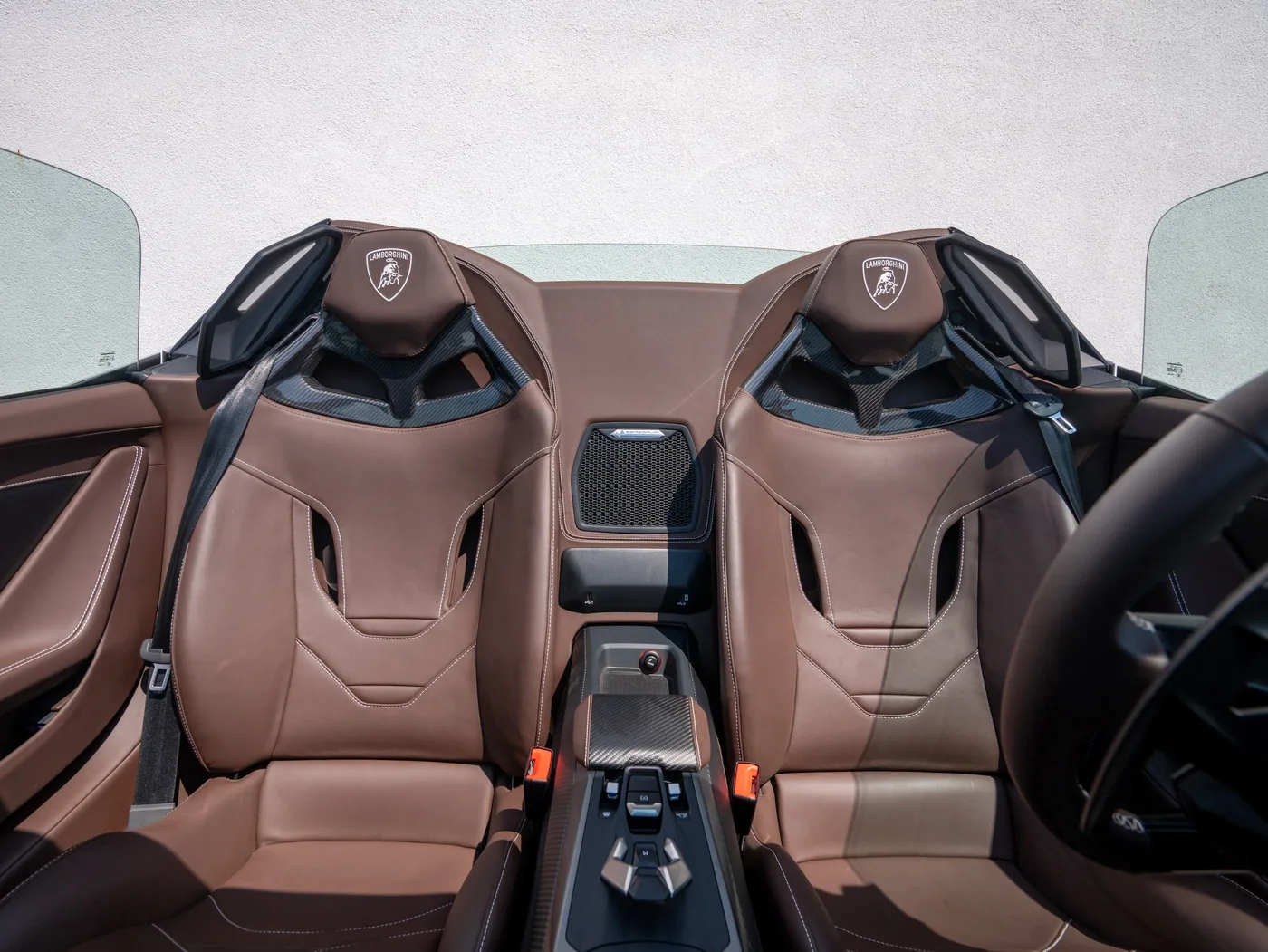 2020 Lamborghini Huracán EVO RWD Spyder offered by a specialist dealer in Singen, Germany, photo 11 of 15