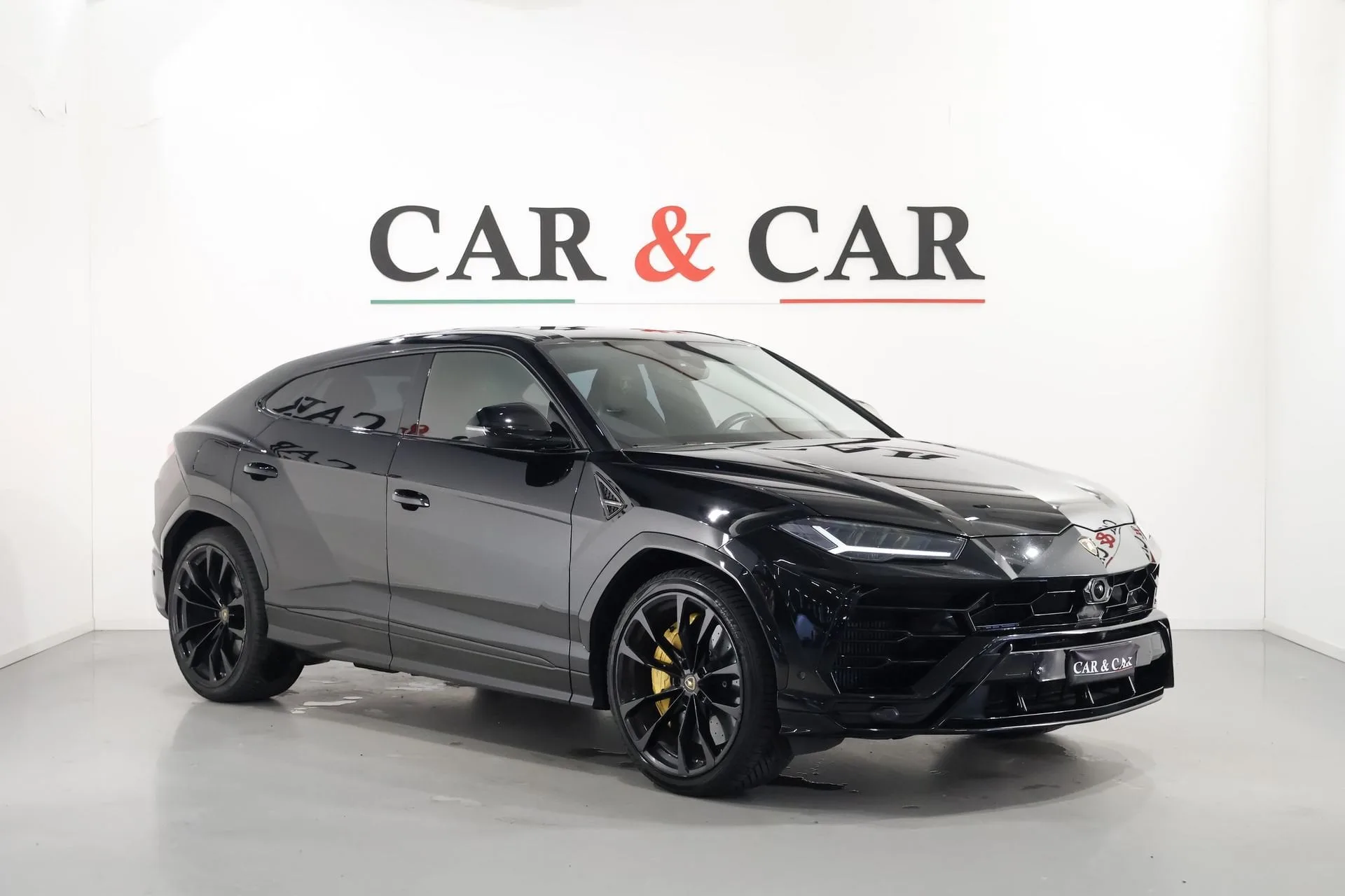 2020 Lamborghini Urus proposée par un spécialiste de la supercar à Zibido San Giacomo, Italie, photo principale
