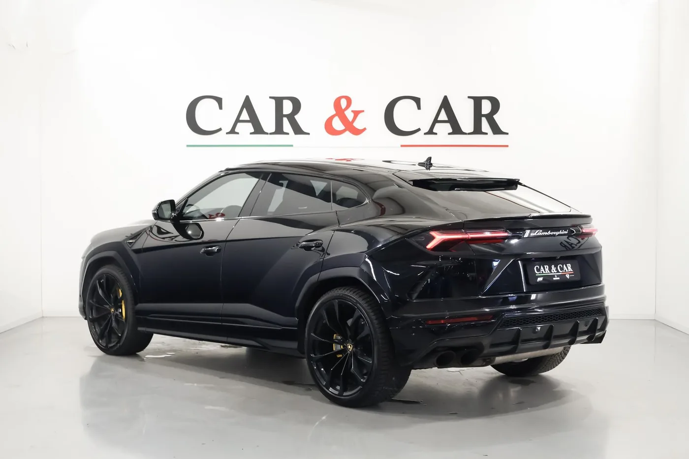 2020 Lamborghini Urus angeboten von einem Supersportwagenhändler in Zibido San Giacomo, Italien, Foto 2 von 25