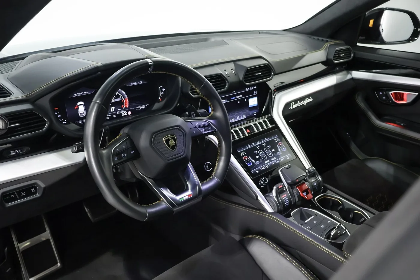 2020 Lamborghini Urus angeboten von einem Supersportwagenhändler in Zibido San Giacomo, Italien, Foto 7 von 25