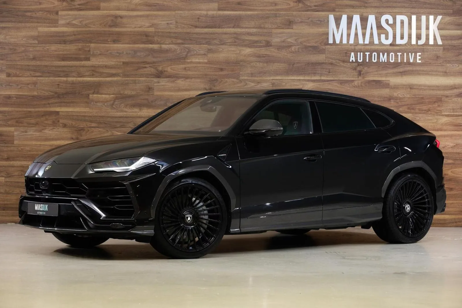 2020 Lamborghini Urus Novitec angeboten von einem Fachhändler in Werkendam, Niederlande, Hauptfoto