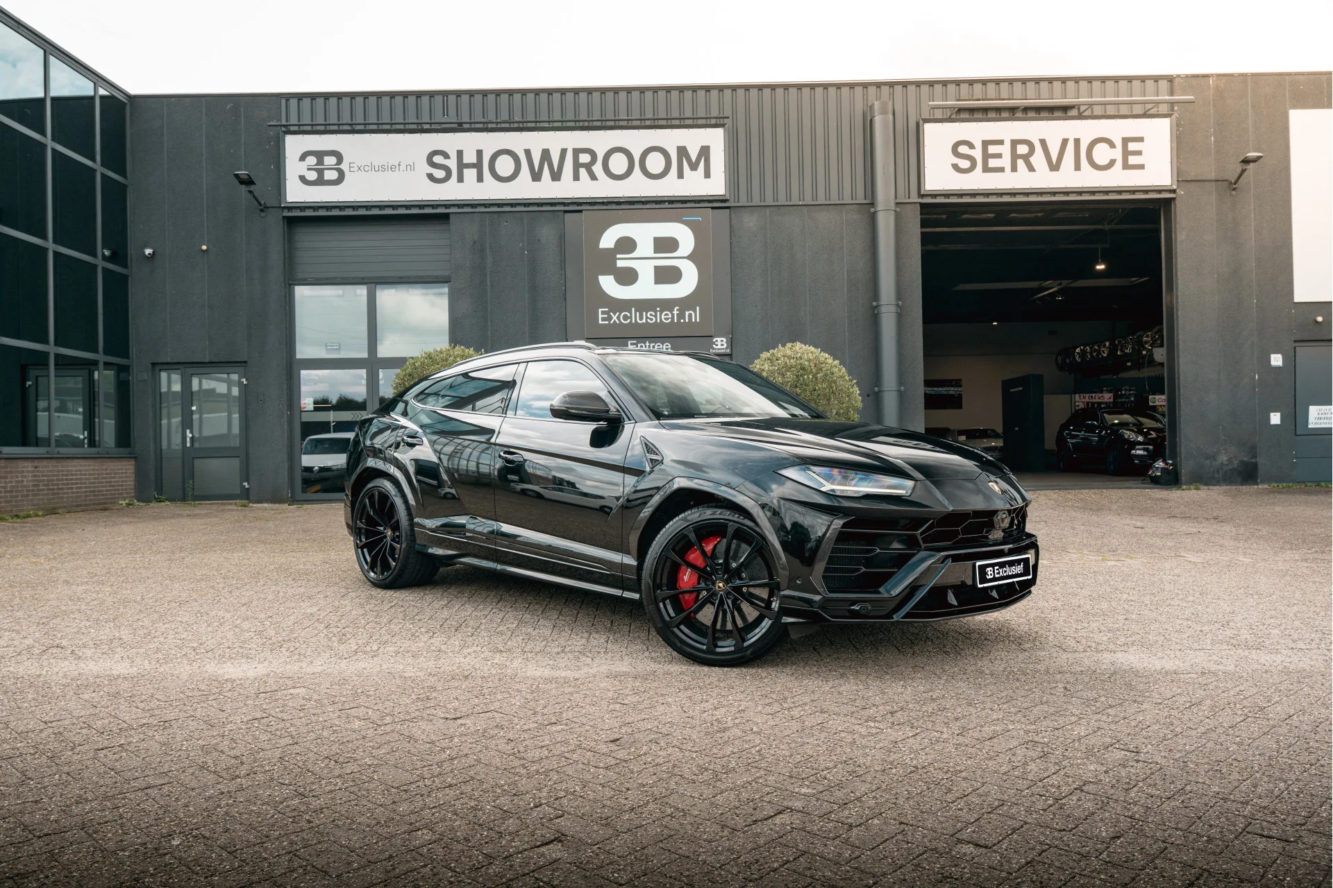 2020 Lamborghini Urus angeboten von einem Fachhändler in Rotterdam, Niederlande, Hauptfoto