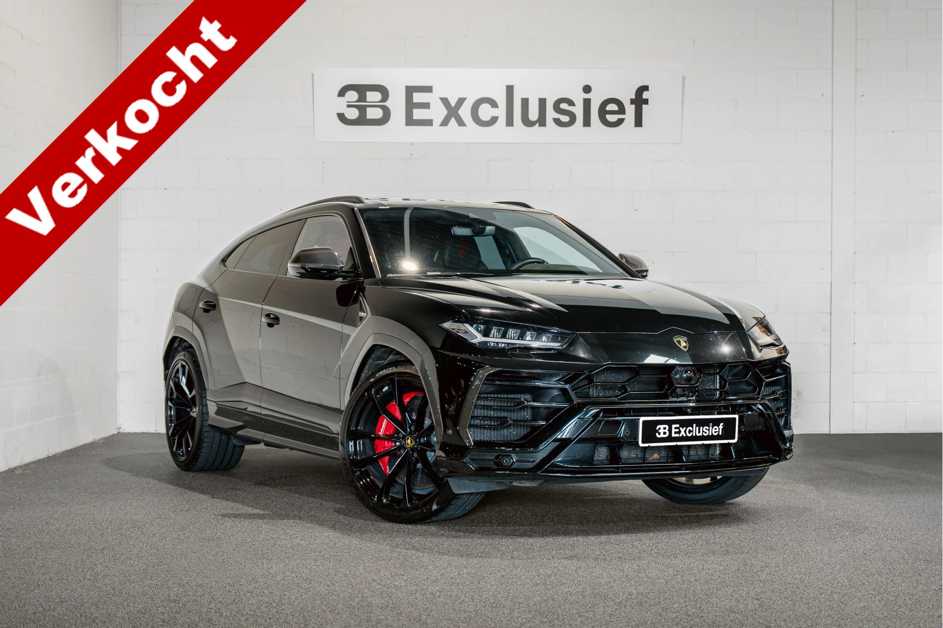 2020 Lamborghini Urus, 2/30