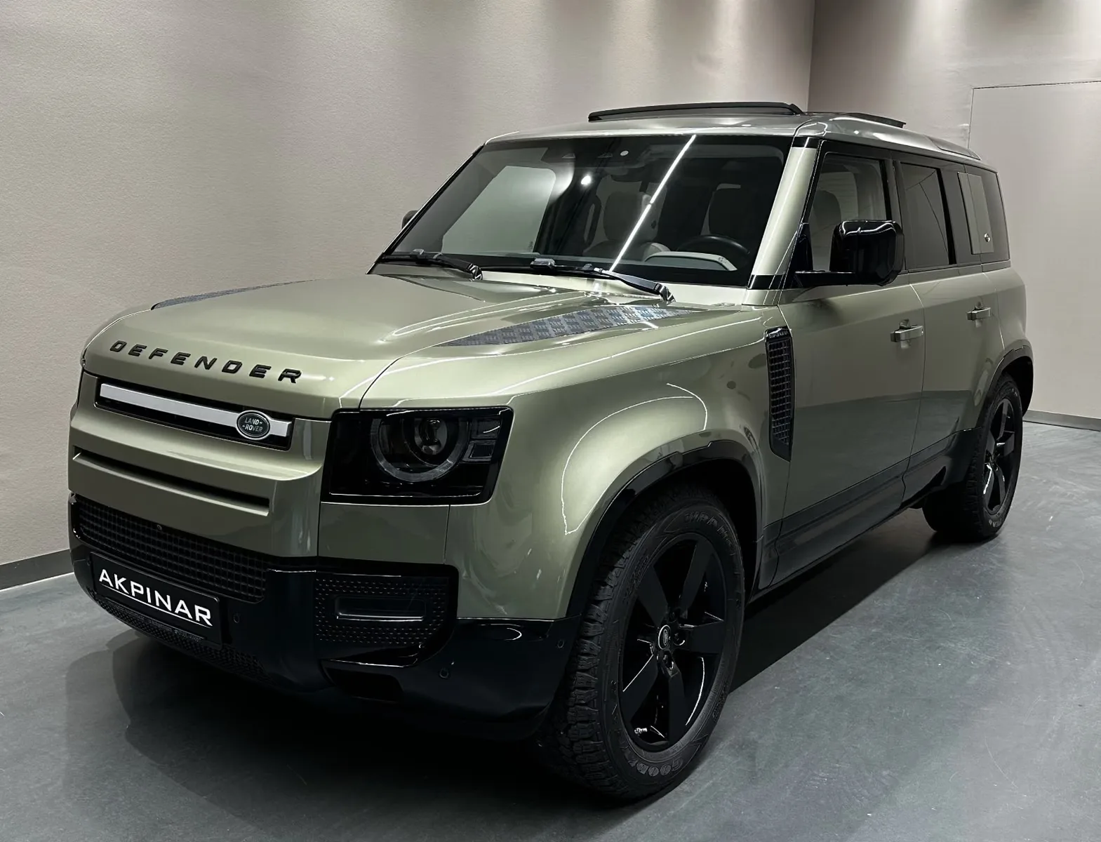 2020 Land Rover Defender 110 D240 S offered by a specialist dealer in Holzgerlingen, Germany, main photo