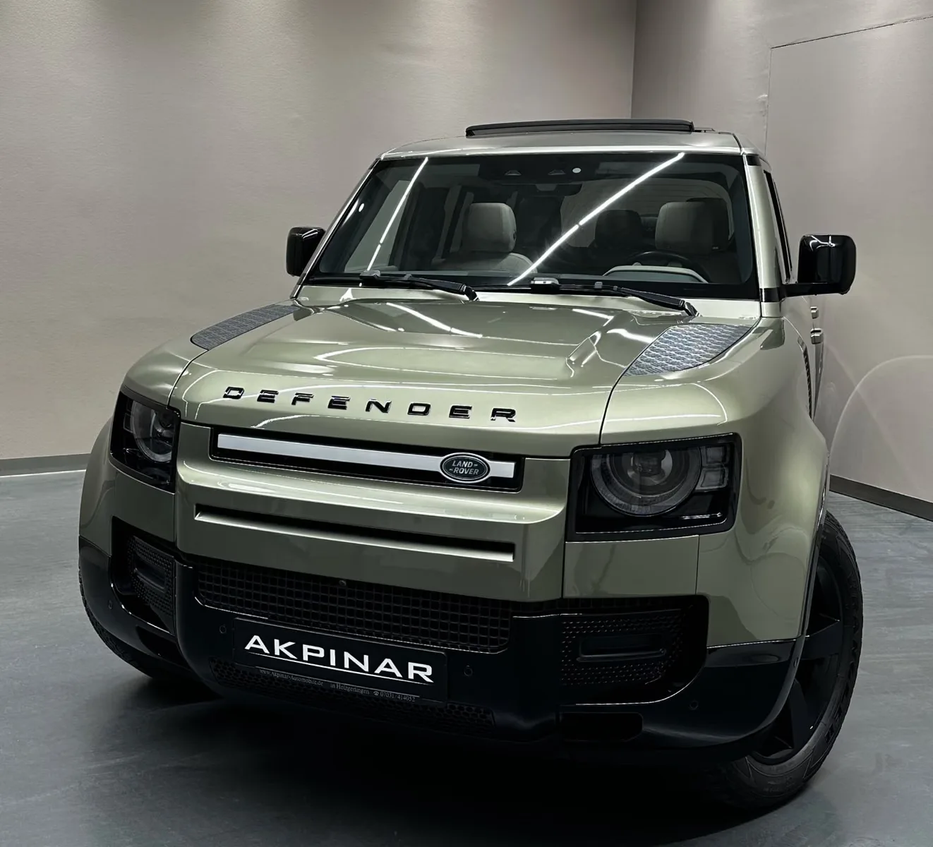2020 Land Rover Defender 110 D240 S, 2/26