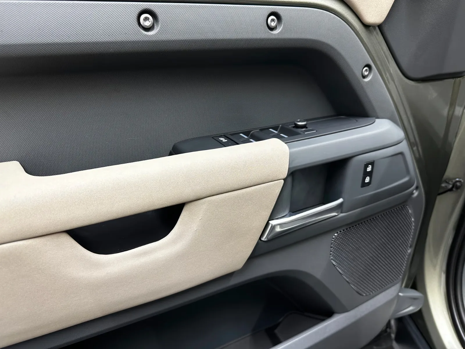 2020 Land Rover Defender 110 D240 S, 13/26