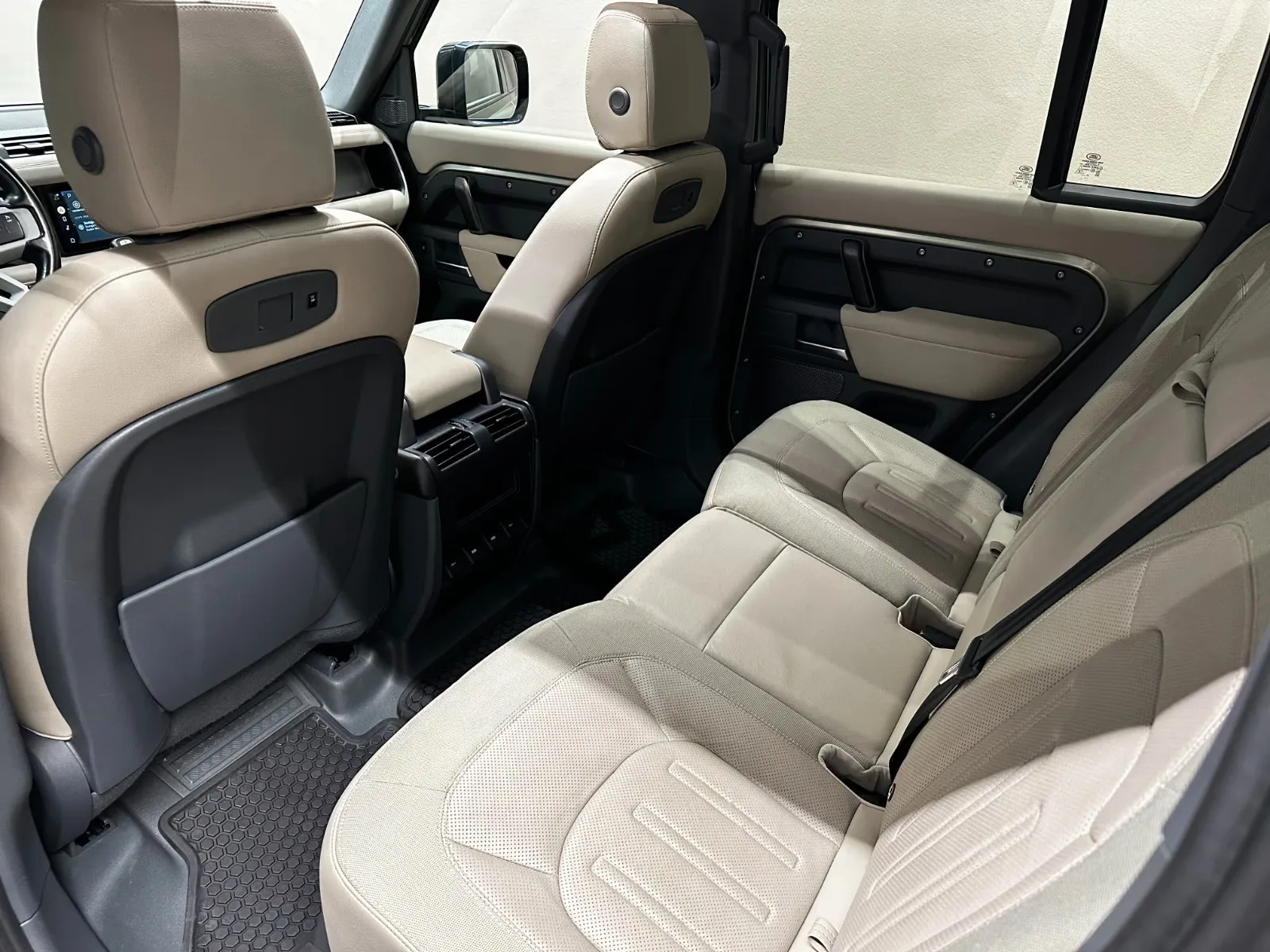 2020 Land Rover Defender 110 D240 S, 14/26