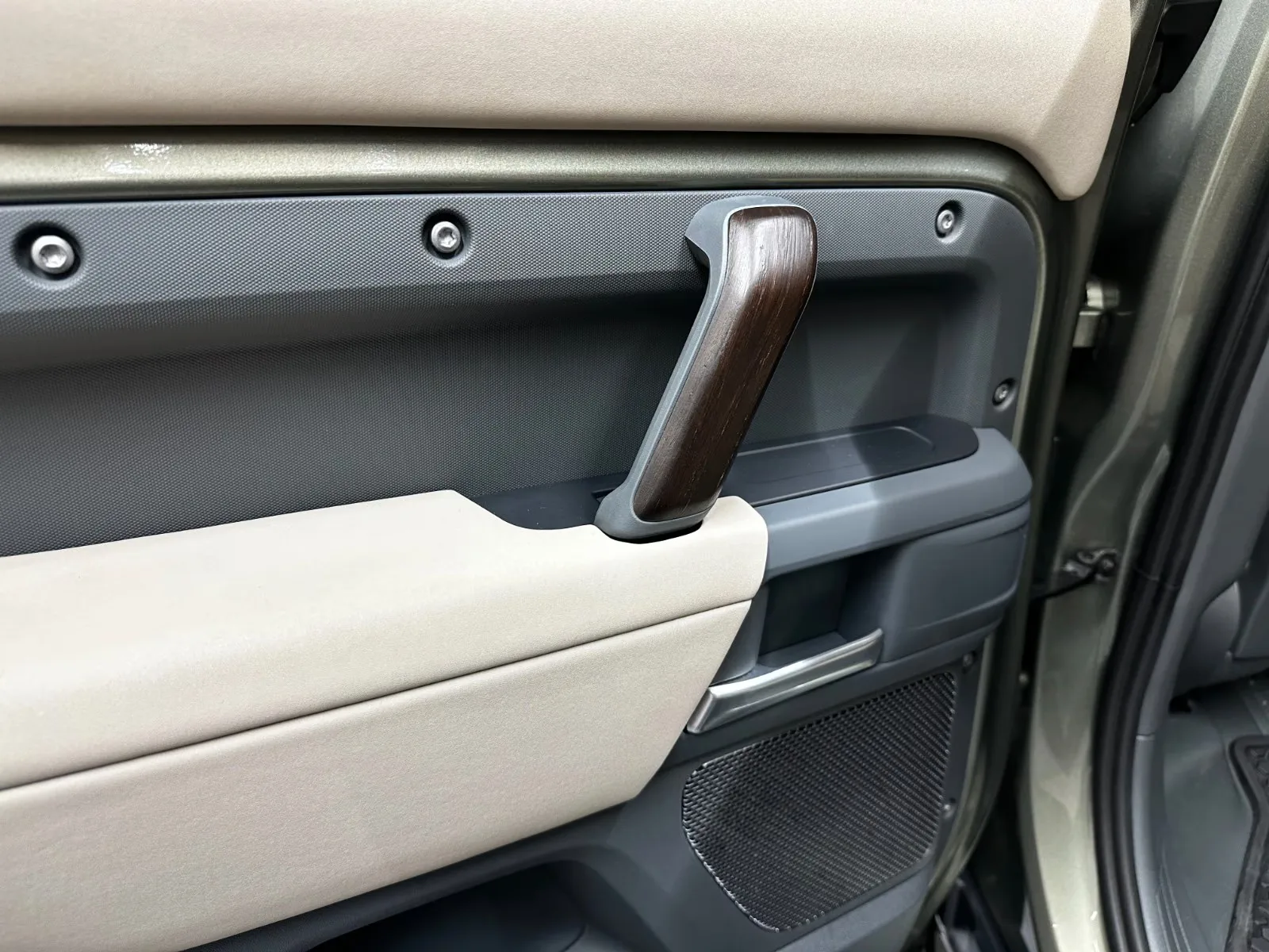 2020 Land Rover Defender 110 D240 S, 17/26