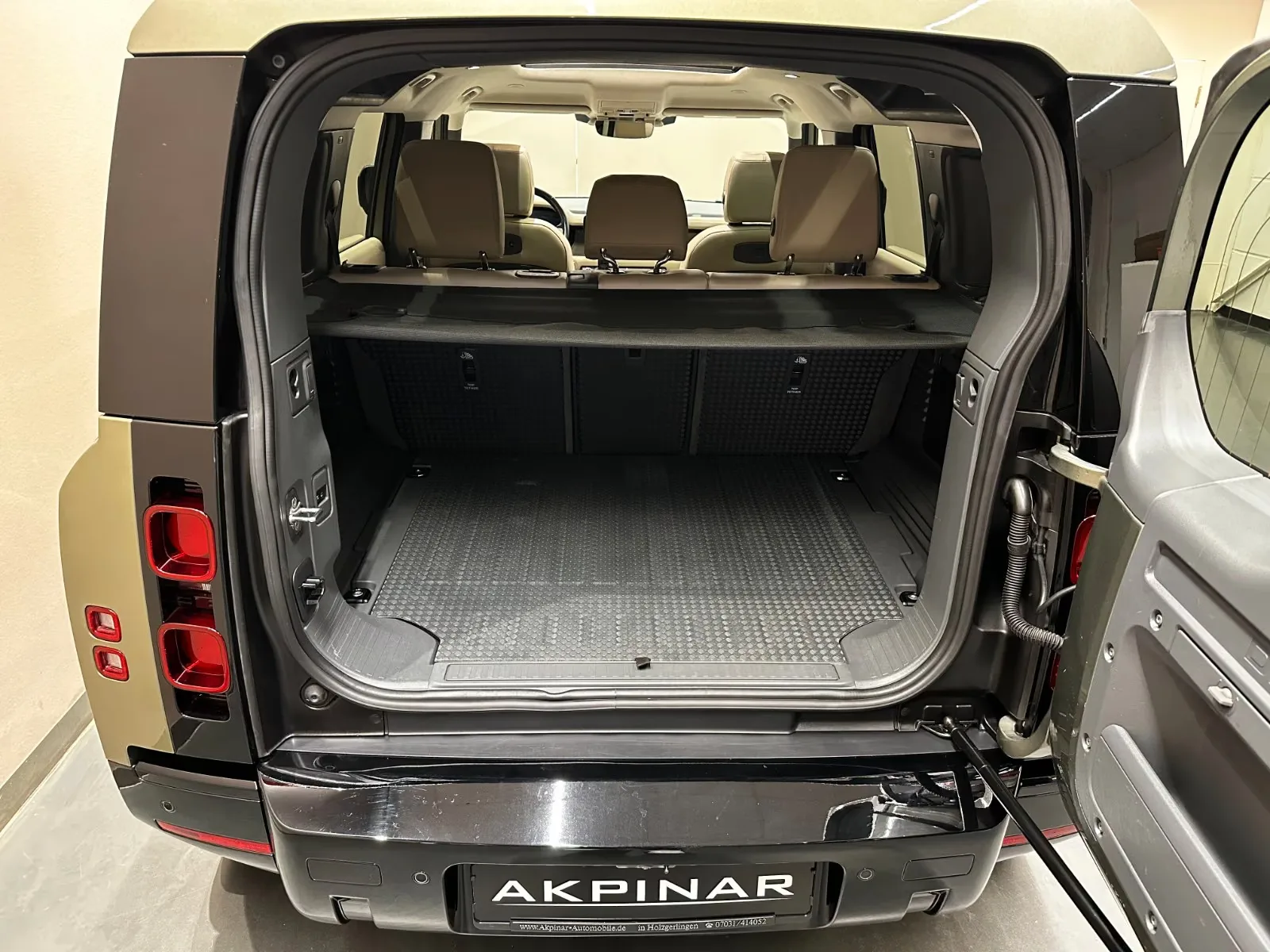 2020 Land Rover Defender 110 D240 S, 18/26