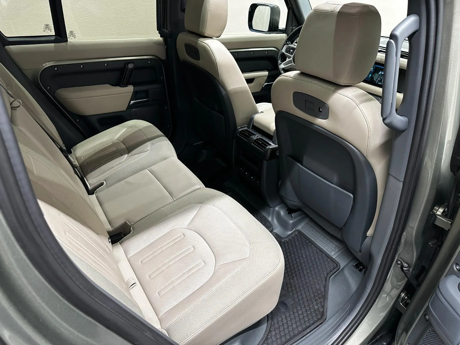 2020 Land Rover Defender 110 D240 S, 19/26