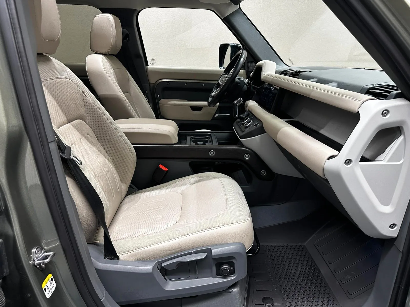 2020 Land Rover Defender 110 D240 S, 23/26