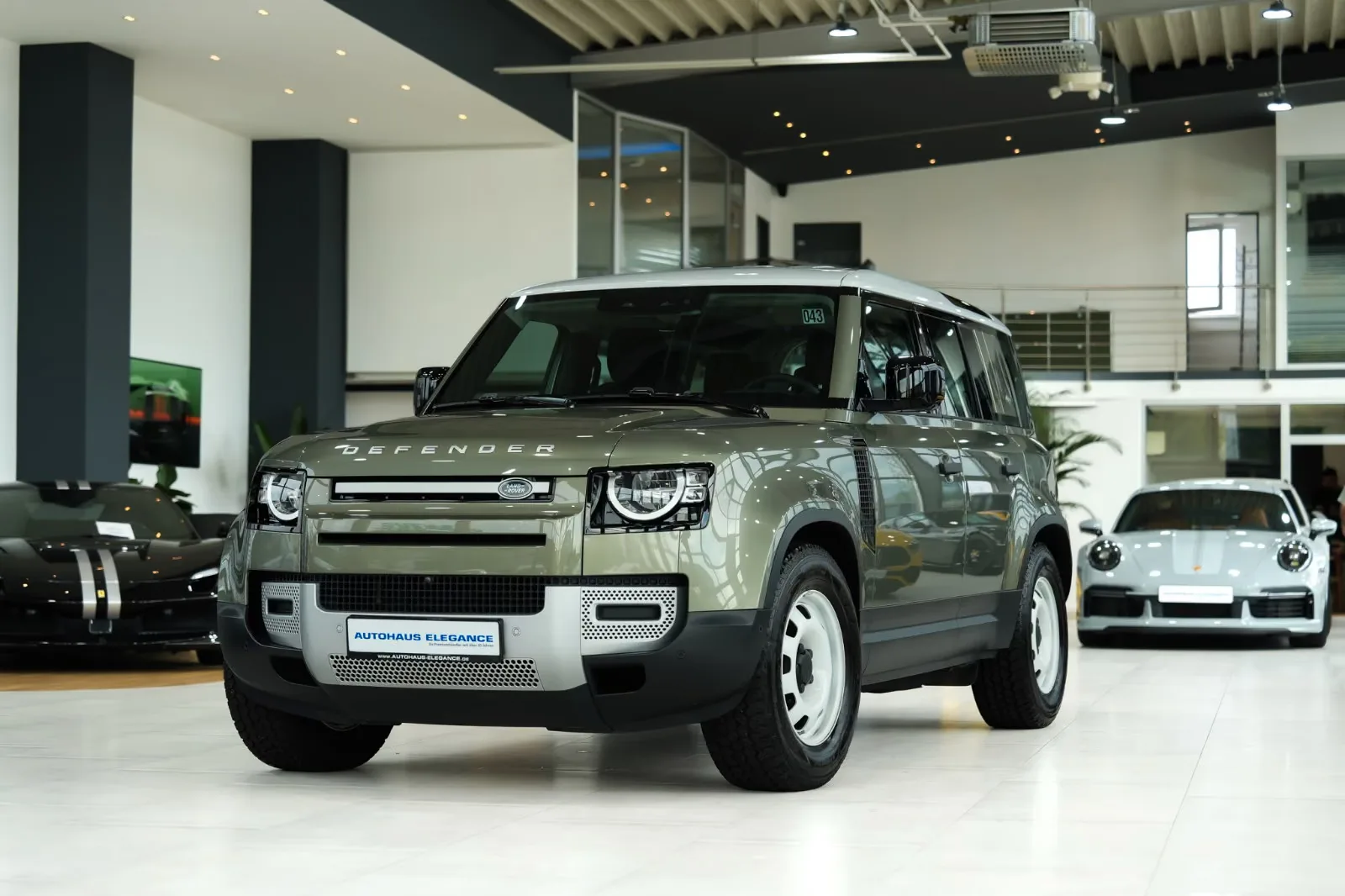 2020 Land Rover Defender 110 SE angeboten von einem Fachhändler in Köln, Deutschland, Hauptfoto