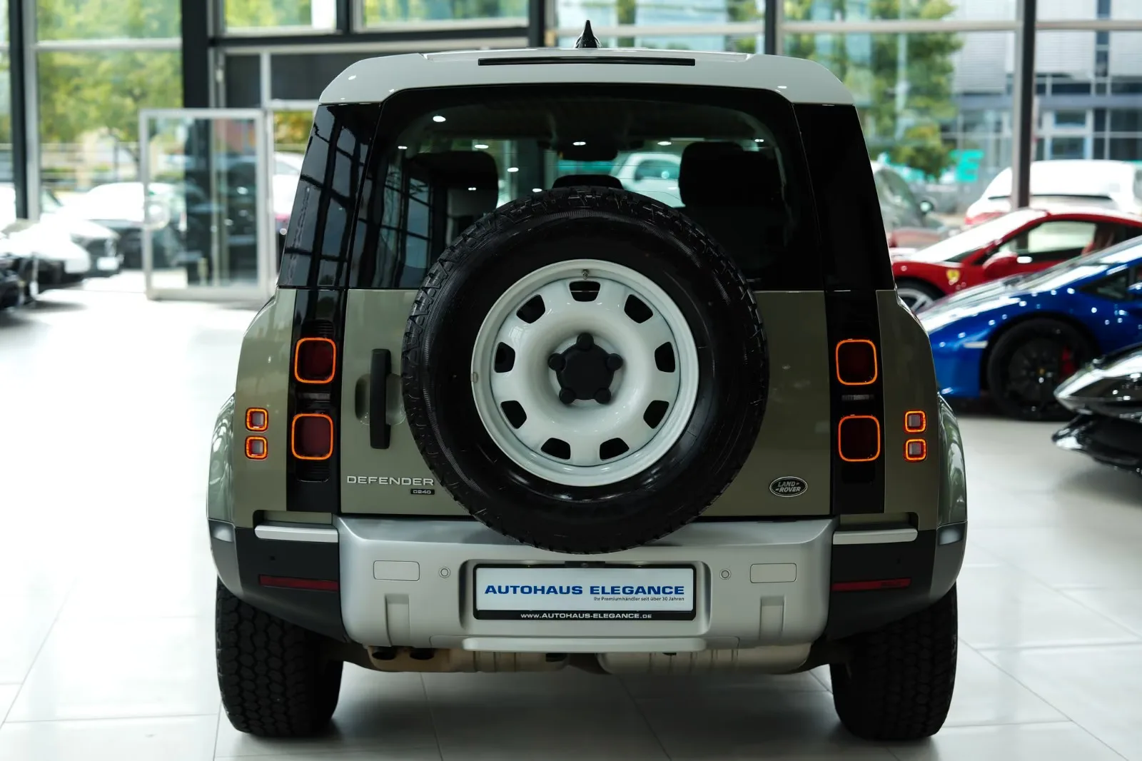 2020 Land Rover Defender 110 SE, 6/24