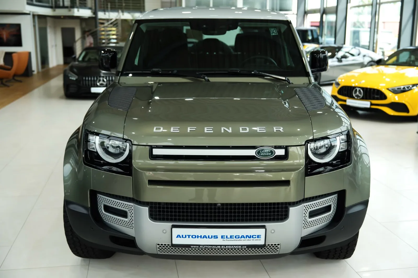 2020 Land Rover Defender 110 SE, 7/24