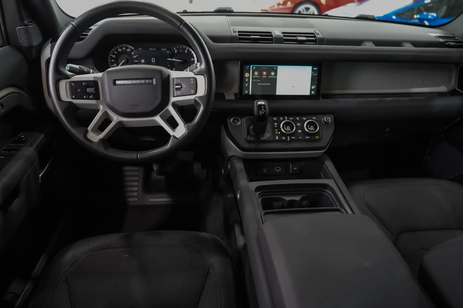 2020 Land Rover Defender 110 SE, 12/24