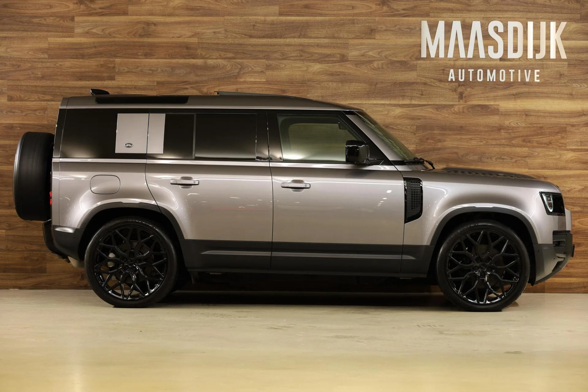 2020 Land Rover Defender 110 P400 HSE, 5/30