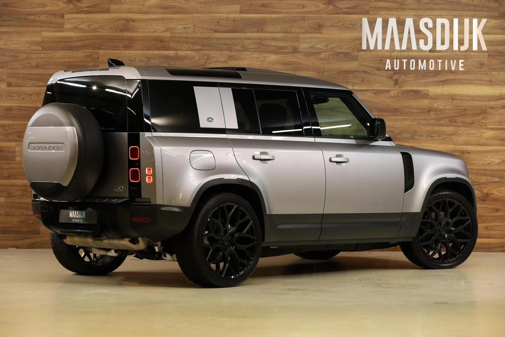 2020 Land Rover Defender 110 P400 HSE, 7/30